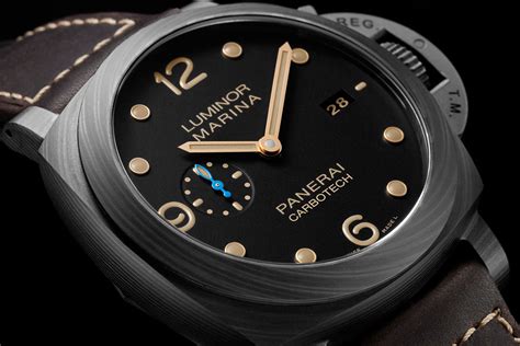 panerai carbon tech